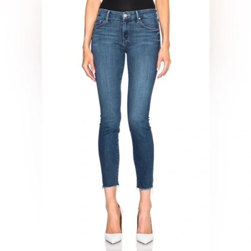 Mother Looker Ankle Fray in Girl Crush